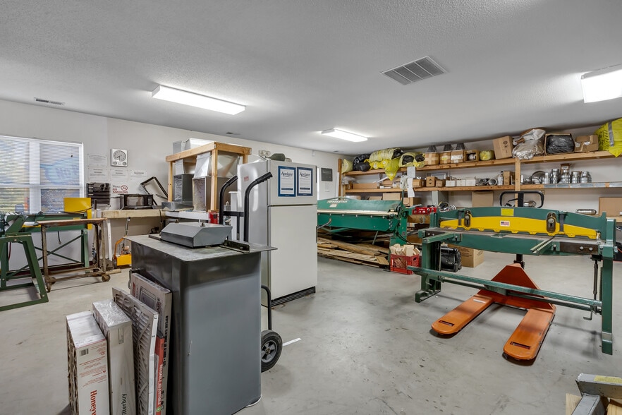 More Photos Of 1565 Kisker Rd, Saint Charles Office For Sale