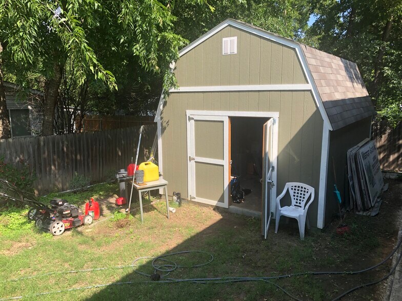 More Photos Of 1008 S Rock St, Georgetown Office Residential For Sale