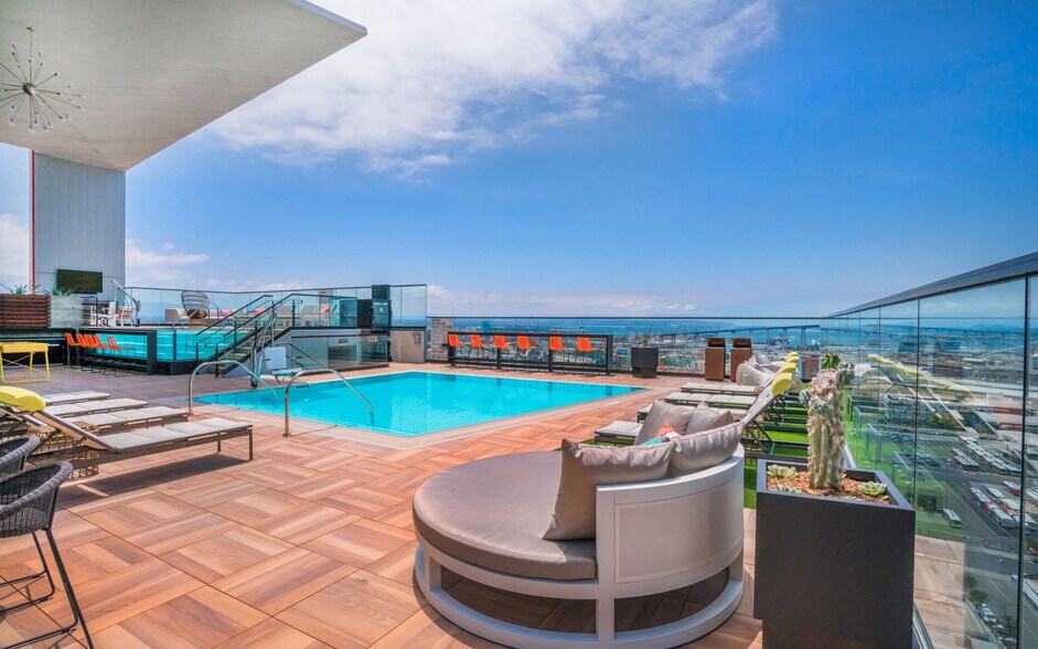 More Photos Of 1501 Island Ave, San Diego Apartments For Lease