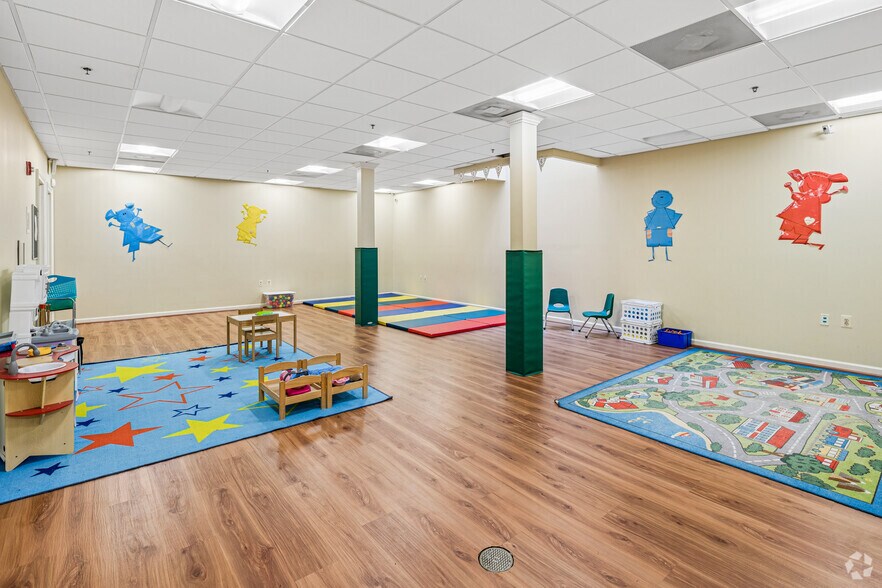 More Photos Of 3538 Moncure Ave, Falls Church Daycare Center For Sale