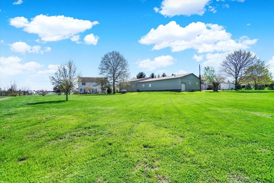 More Photos Of 2553 Roosevelt Ave, York Flex For Sale