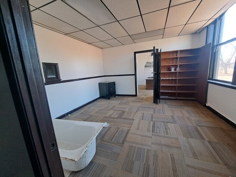 More Photos Of 1724 N 13th St, Saint Louis Industrial For Lease