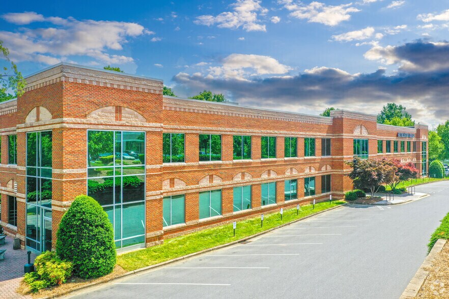 More Photos Of 207 Regency Executive Park Dr, Charlotte Office For Lease