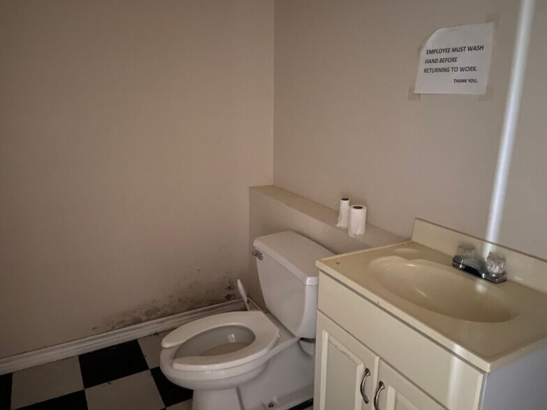 More Photos Of 114 Ave C, Gregory Office For Lease