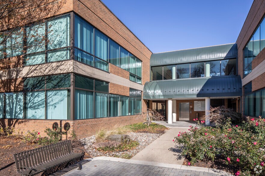 More Photos Of 133 Defense Hwy, Annapolis Medical For Lease