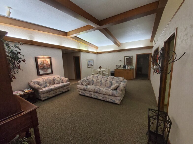 More Photos Of 1010 S Sunset Ave, Roswell Medical For Sale
