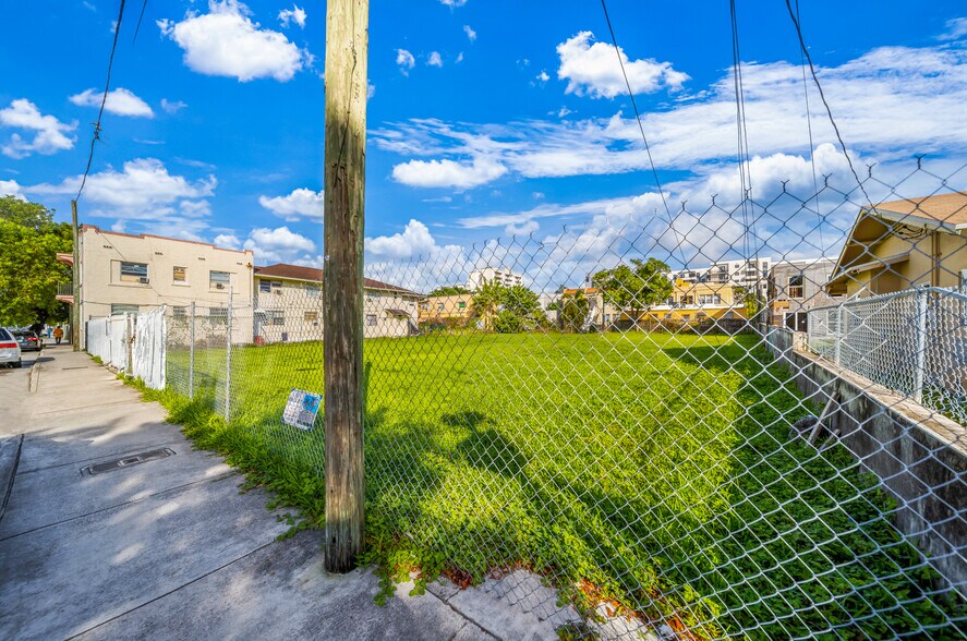 More Photos Of 745 SW 3rd St, Miami Land For Sale