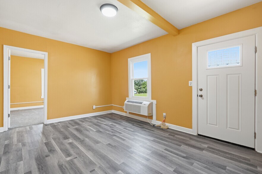 More Photos Of 10907 E 87th St, Raytown Multifamily For Sale