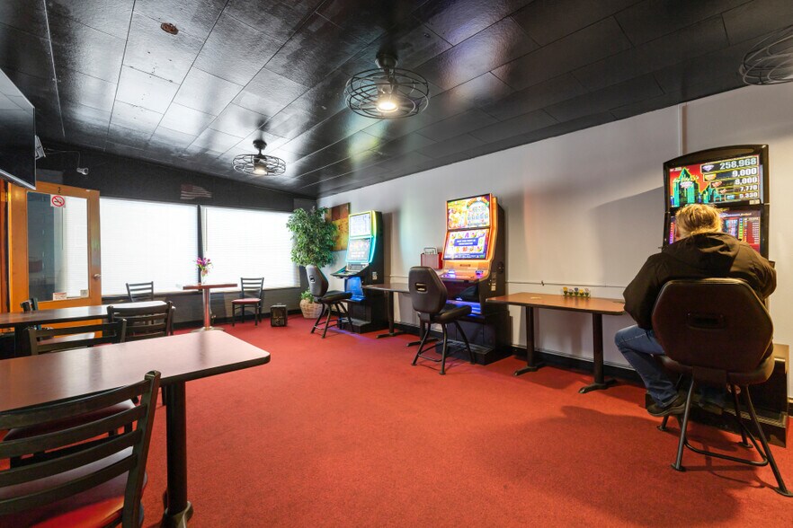 More Photos Of 1414 Oregon Ave, Klamath Falls Office For Sale