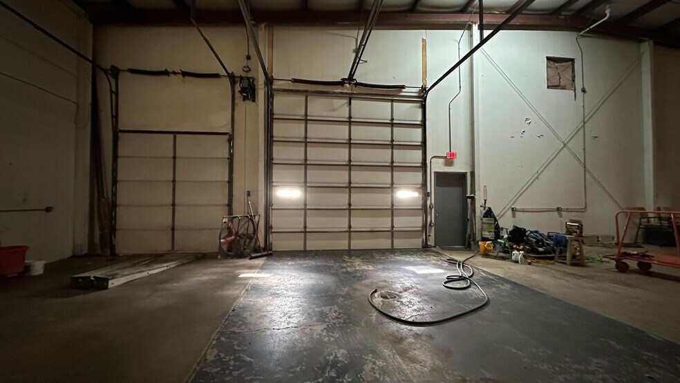 More Photos Of 2401 1/2 Empire, Bloomington General Retail For Sale