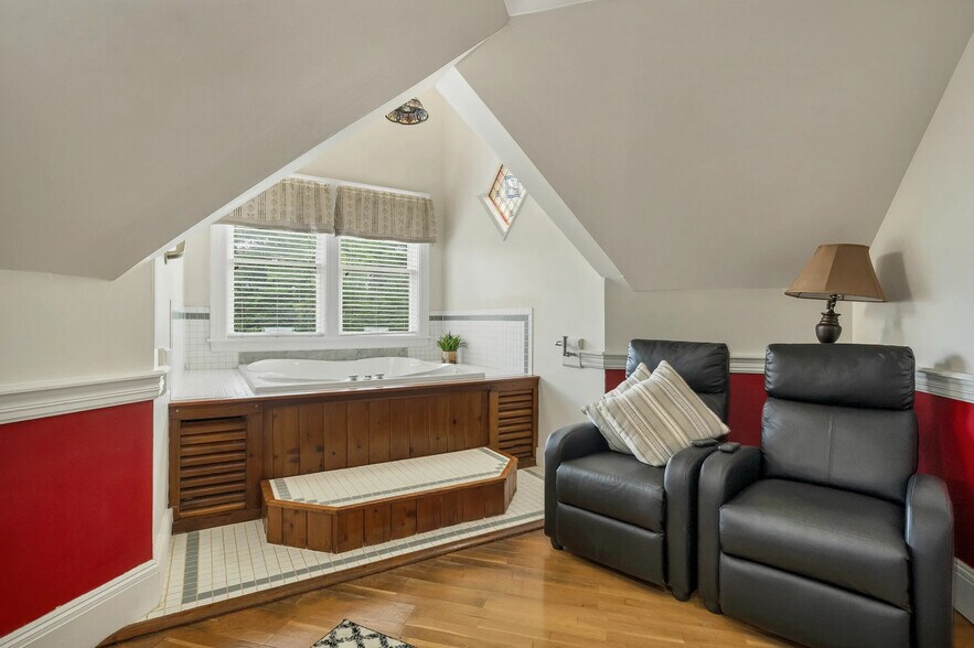 More Photos Of 342 US-302, Glen Hospitality For Sale
