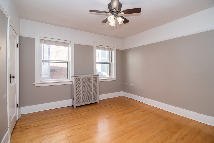 More Photos Of 71 N Williams St, Crystal Lake Storefront Retail Residential For Sale