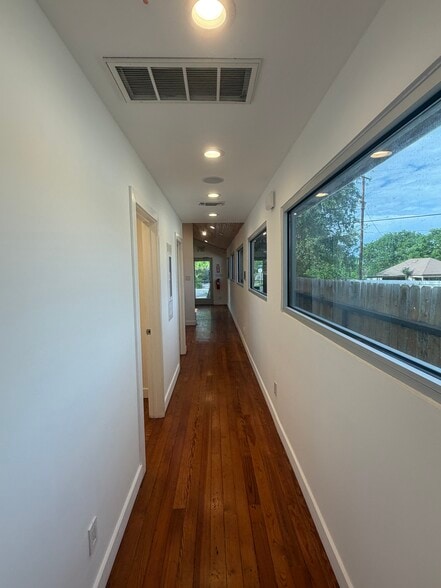 More Photos Of 418 Vine St, San Antonio Office Residential For Sale