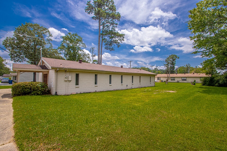 More Photos Of 201 SW 3rd St, Bryant Religious Facility For Sale