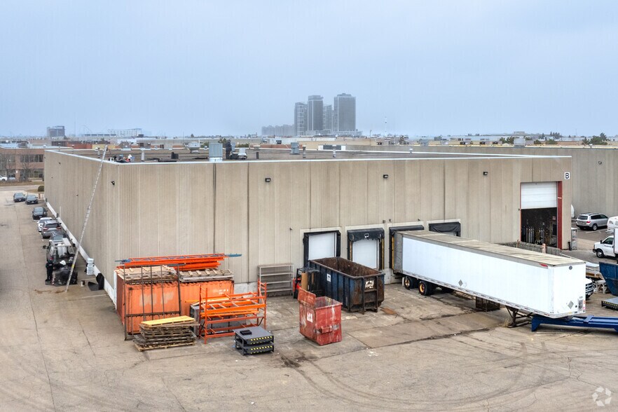 More Photos Of 199 Courtland Ave, Vaughan Warehouse For Lease
