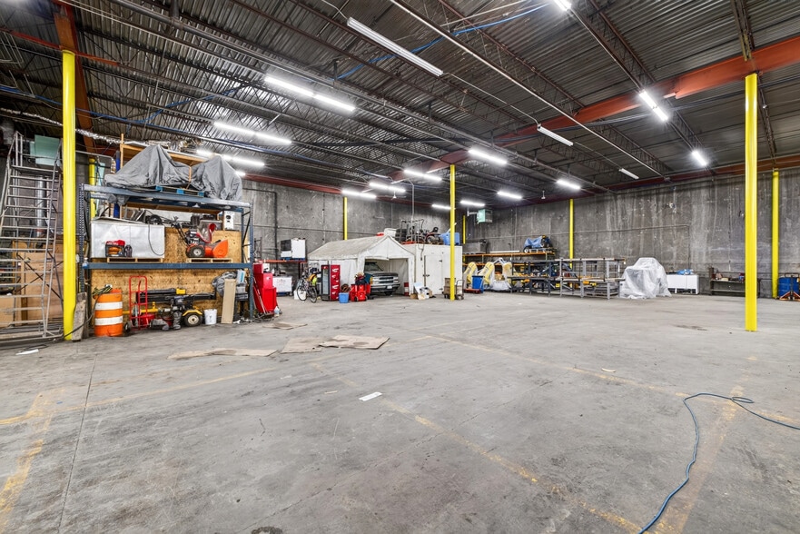 More Photos Of 210 W Terminal Rd, Liverpool Distribution For Lease