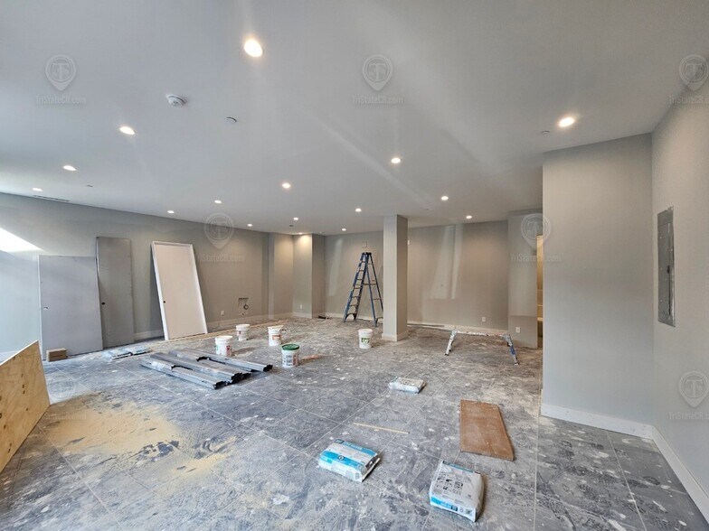 More Photos Of 115 W 190th St, Bronx Specialty For Lease