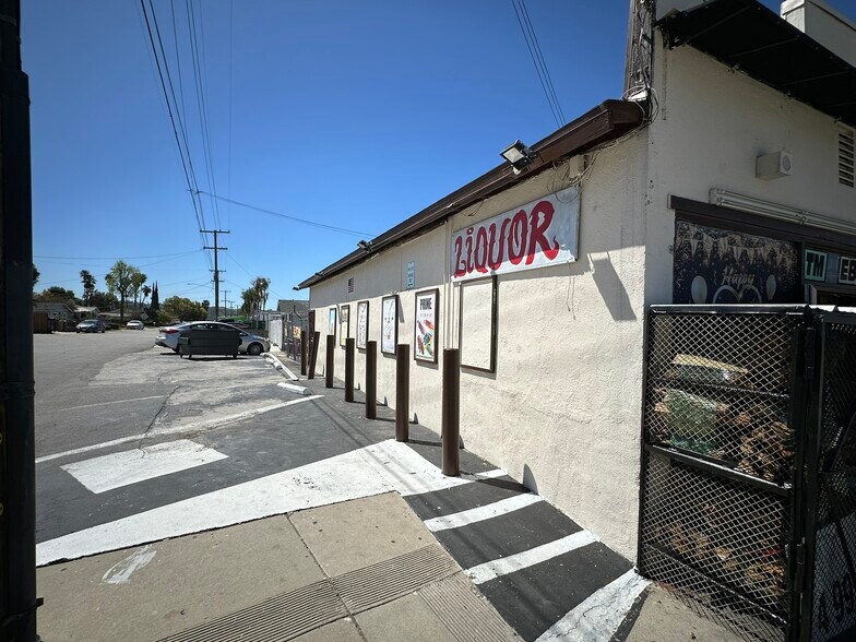 More Photos Of 1840 Mentone Blvd, Mentone Storefront Retail Residential For Sale
