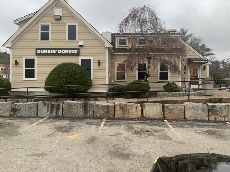 More Photos Of 1518 Tremont St, Duxbury Freestanding For Lease