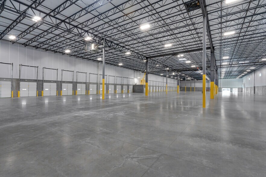 More Photos Of 7777 National Turnpike, Louisville Manufacturing For Lease