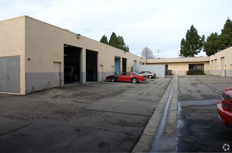 More Photos Of 4882 McGrath St, Ventura Warehouse For Lease