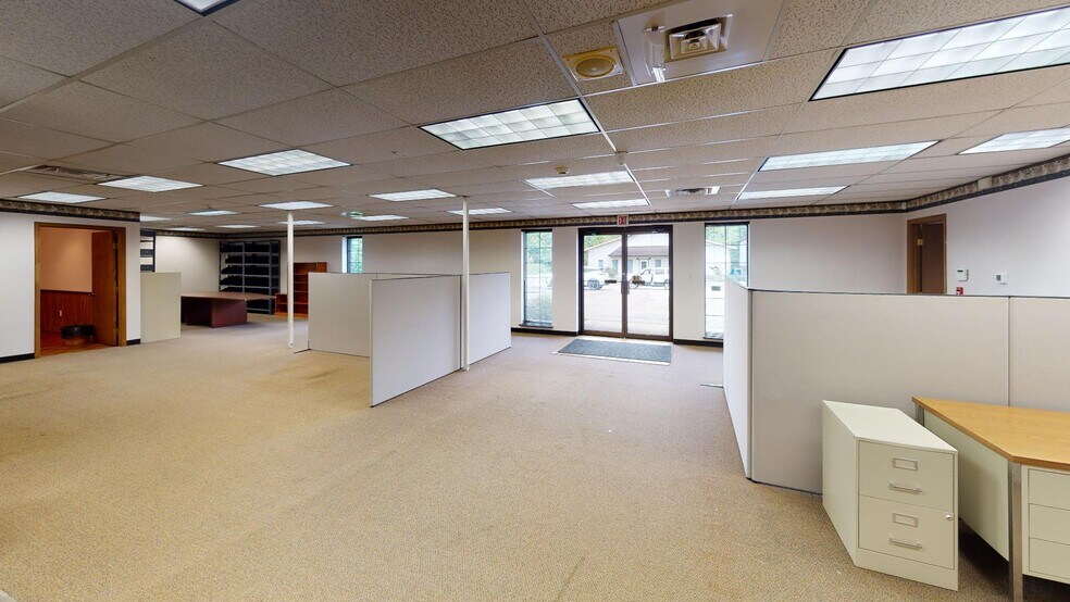 More Photos Of 25 Insurance Way, Ona Office For Sale