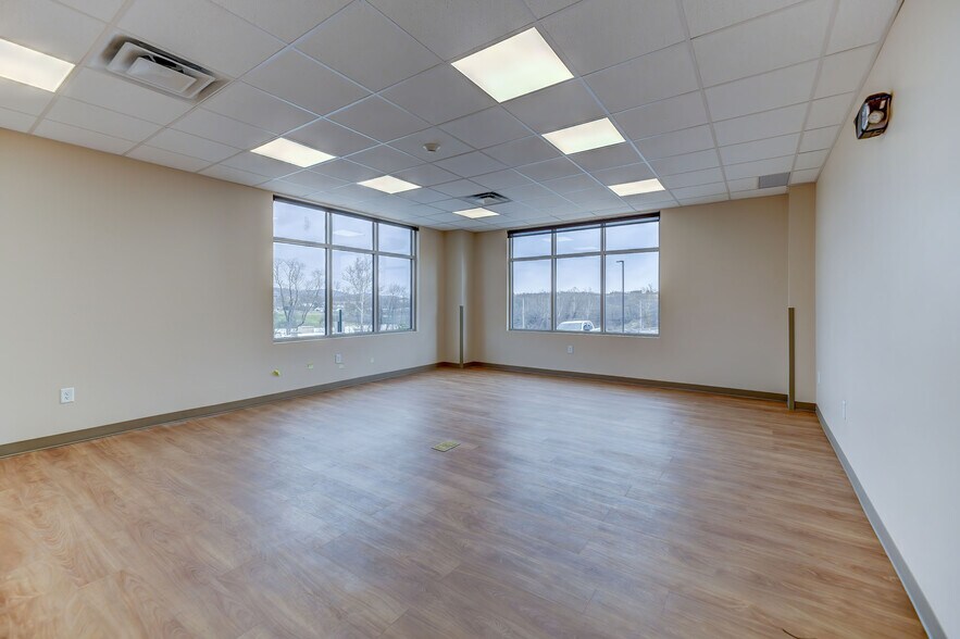 More Photos Of 1033 Alliance Park Dr, Bloomsburg Office For Lease