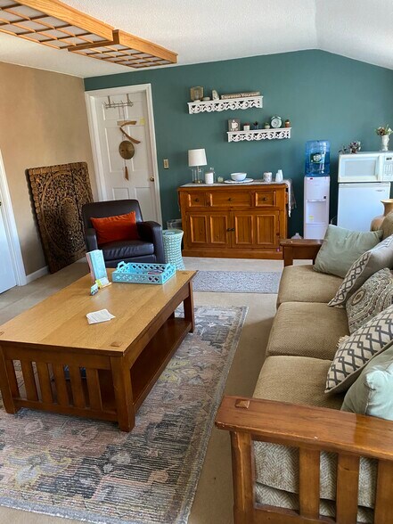 More Photos Of 381 Hubbard St, Glastonbury Loft Creative Space For Lease