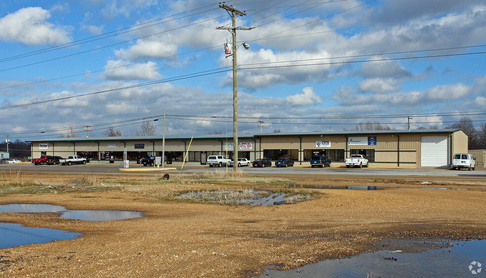 Primary Photo Of 554-574 Highway 51 S, Batesville Service For Lease