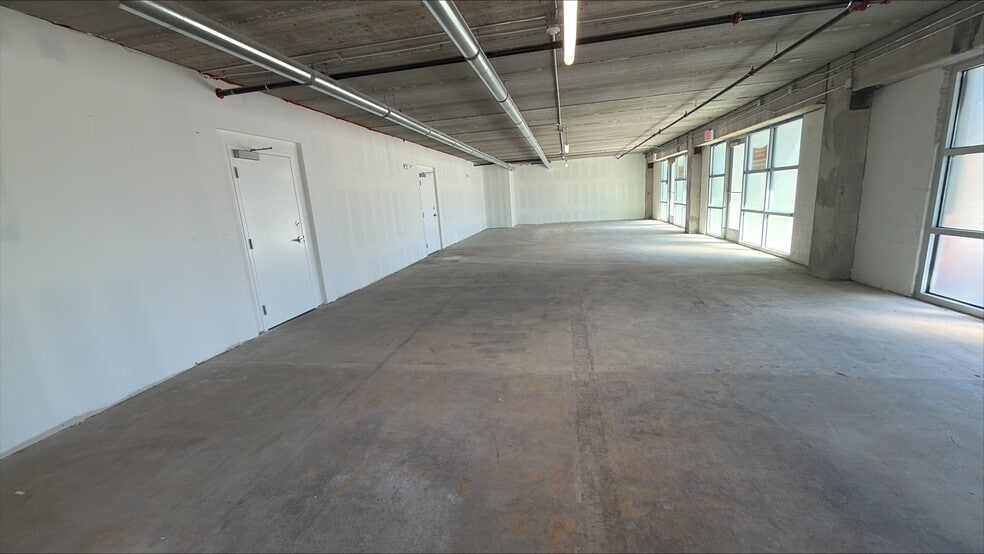 More Photos Of 3590 S State Road 7, West Park Self Storage For Lease