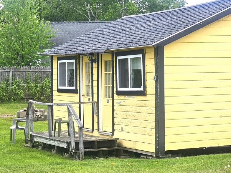More Photos Of 24 Harris Point Rd, Eastport Hotel For Sale