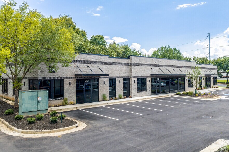 More Photos Of 1300 Upper Hembree Rd, Roswell Unknown For Lease