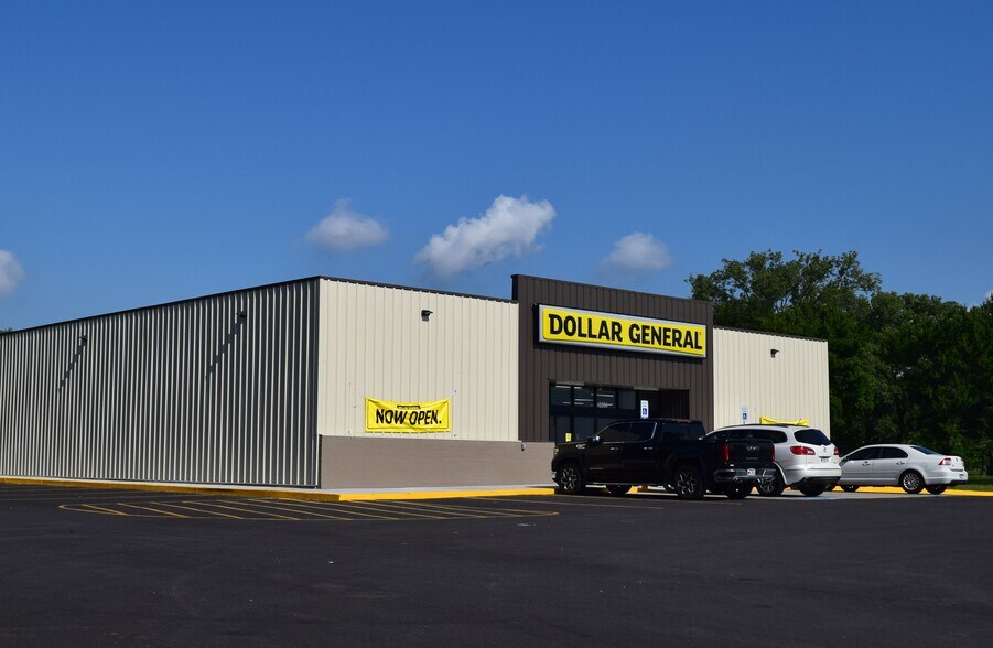More Photos Of 12994 US-165, Scott Storefront For Sale