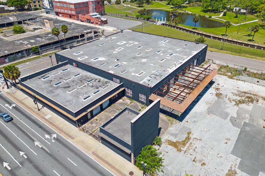 More Photos Of 925 N Ocean St, Jacksonville Manufacturing For Lease