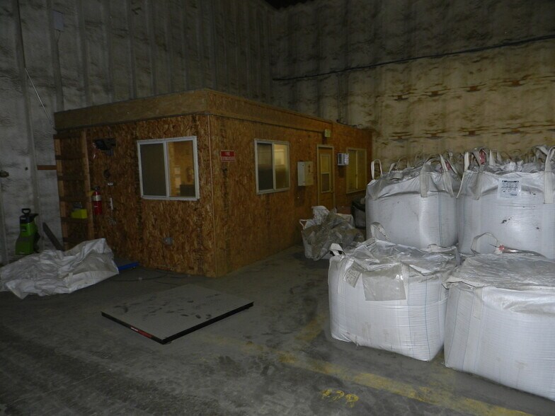 More Photos Of 430 W 8th St, Delta Unknown For Lease