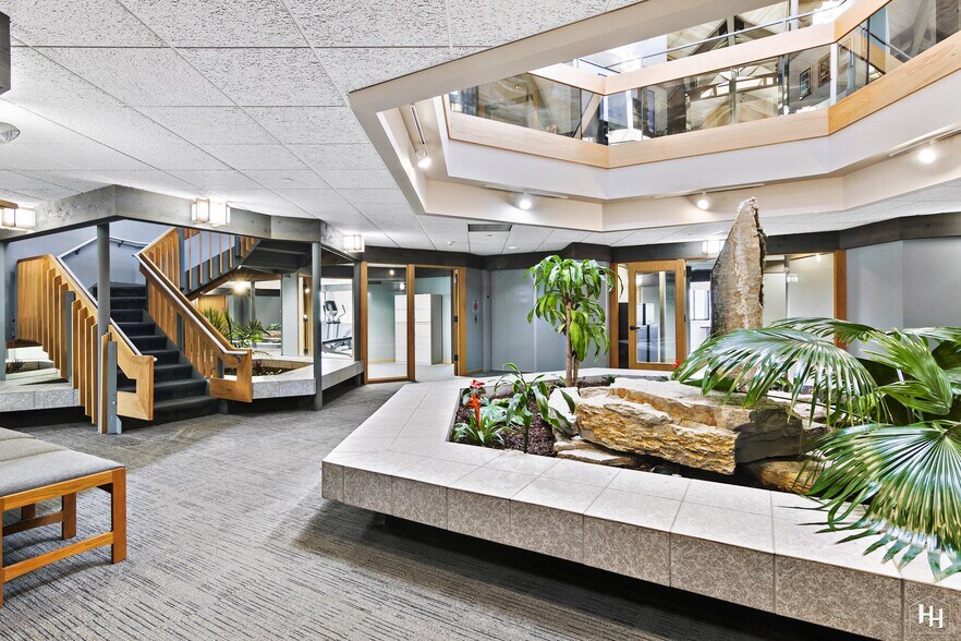 More Photos Of 970 McHenry Ave, Crystal Lake Medical For Sale