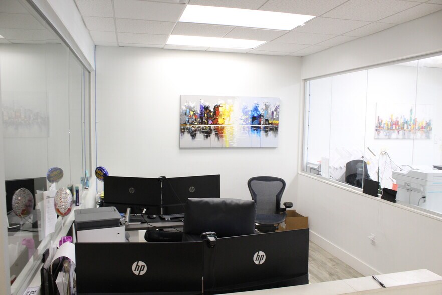 More Photos Of 6457 Hazeltine National Dr, Orlando Warehouse For Sale