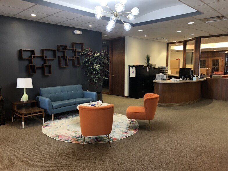 More Photos Of 115 S Court St, Crown Point Coworking Space