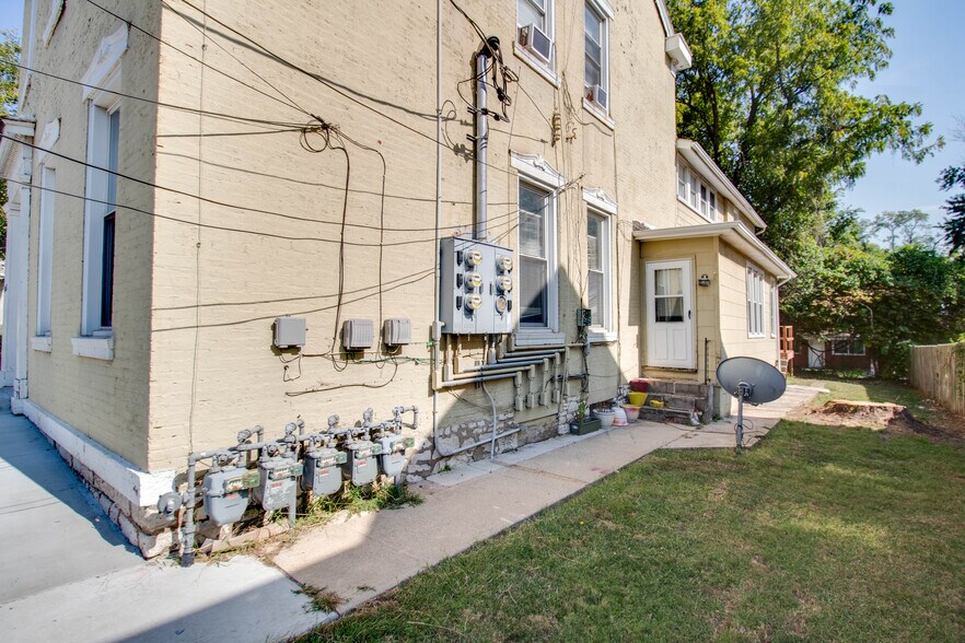 More Photos Of 1011 State St, Alton Apartments For Sale