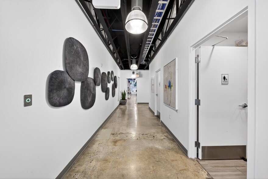 More Photos Of 7630 Biscayne Blvd, Miami Office For Lease