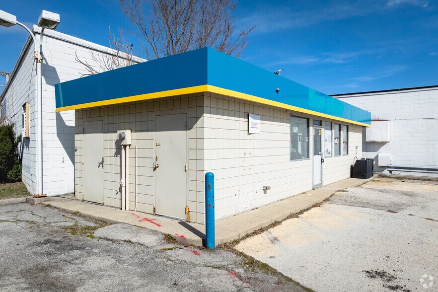 More Photos Of 214 Mechanic, Waterville Convenience Store For Lease