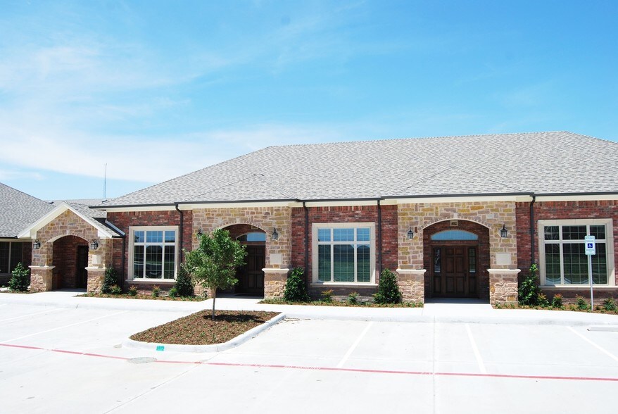 More Photos Of 425 Old Newman Rd, Frisco Office For Lease