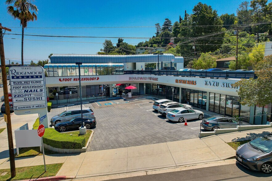 Primary Photo Of 11440 Ventura Blvd, Studio City Unknown For Lease