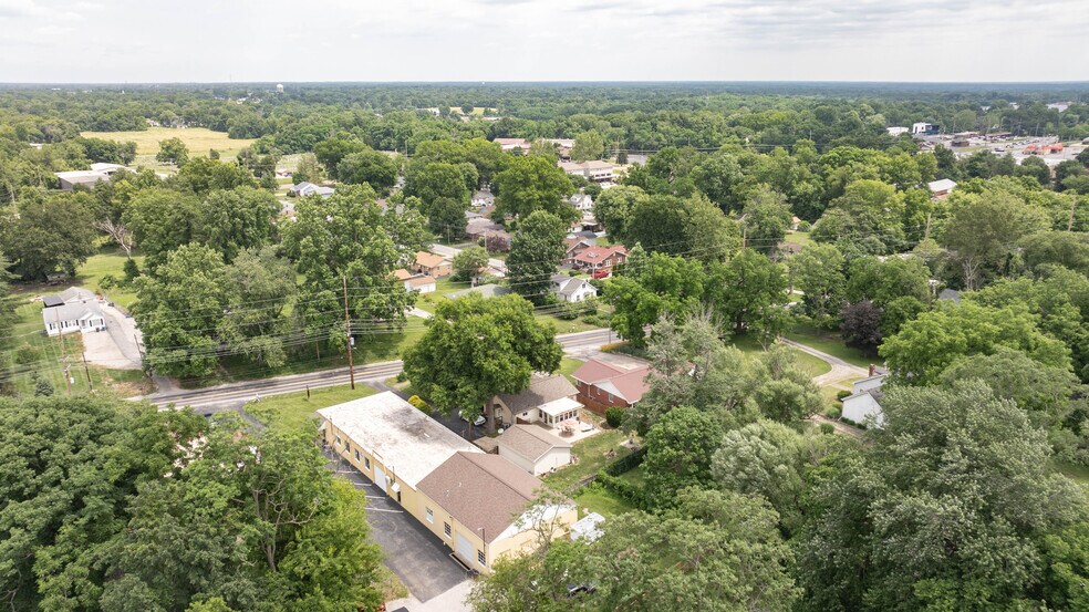 More Photos Of 1007 W Delmar Ave, Godfrey General Retail For Sale
