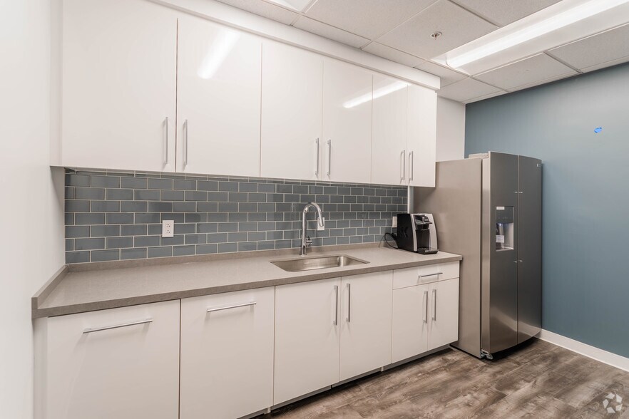 More Photos Of 7927 Jones Branch Dr, McLean Office For Lease