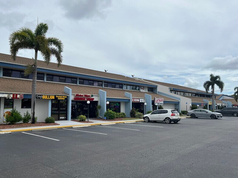 More Photos Of 12995 S Cleveland Ave, Fort Myers Unknown For Lease