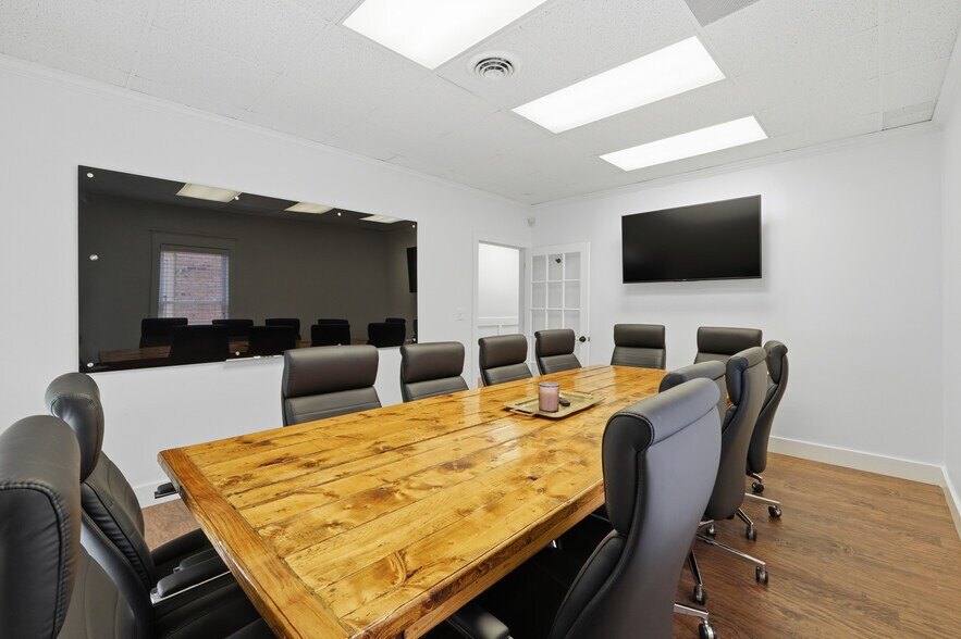 More Photos Of 1843 Peeler Rd, Dunwoody Office For Lease
