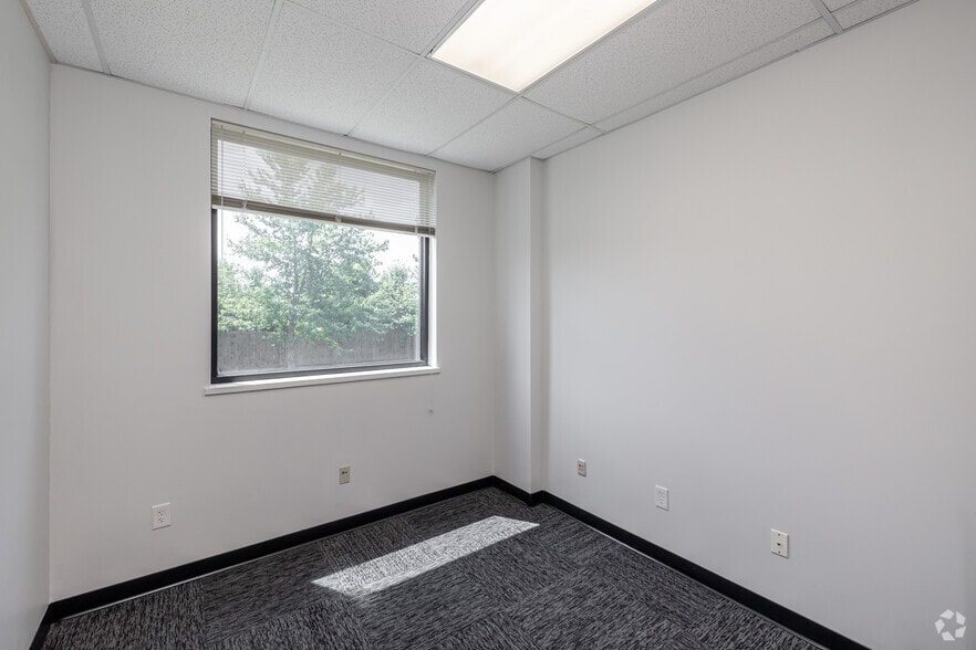 More Photos Of 1116 S Walton Blvd, Bentonville Office For Lease