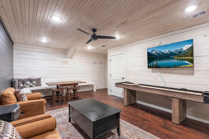 More Photos Of 1297 County Road 3318, Greenville Specialty For Sale