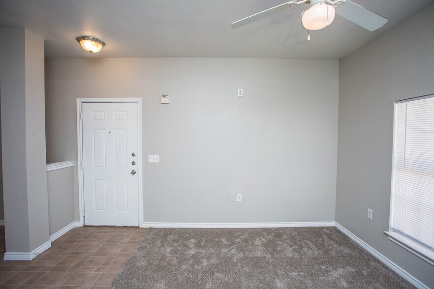 More Photos Of 2627 Oak Dr, Lubbock Apartments For Sale